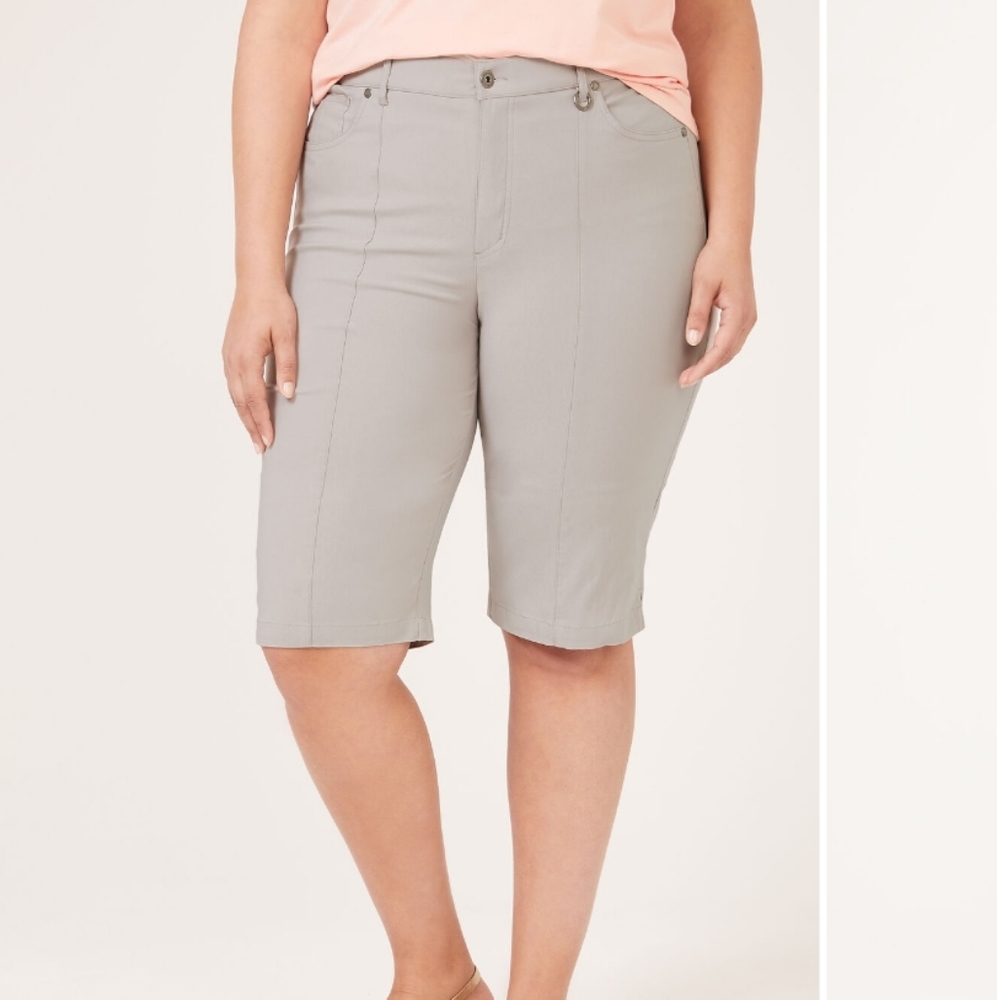Simon Chang Short/ BNWT